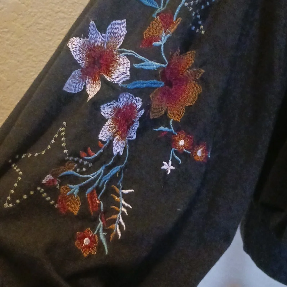 Free People Embroidered Top- Small - Picture 5 of 9